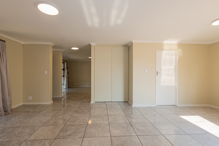 5 Bedroom Property for Sale in De Bron Western Cape